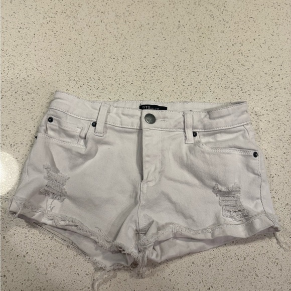 STS Blue Women’s 25W White Shorts - Picture 1 of 8